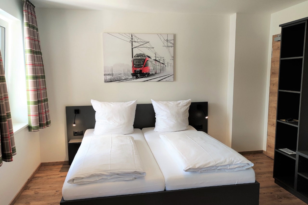 hotel-am-gleis-1-sonthofen-doppelzimmer-standard-01